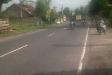 Angkutan Umum Mogok,...