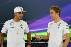 Rosberg Paksa Hamilton...