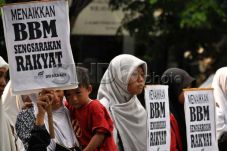 3 Tuntutan Mahasiswa...