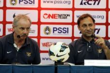 Riedl Akui Vietnam Kecil-kecil...