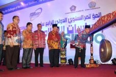 Dunia Nantikan Peran...