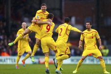 Gol Rickie Lambert Dibalas...