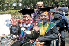Nilai IELTS Kurang,...