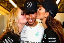 Hamilton : Juara Tahun...