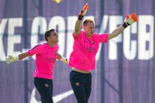 Ter Stegen Masih Sabar...