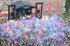 Lomba Lari Penuh Warna
