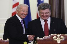 Barat Tekan Ukraina...