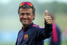 Enrique Sebut PSG Pesaing...