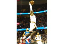 James Bangkitkan Cavs