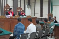 Korupsi Rp1,3 M, 5 PNS...