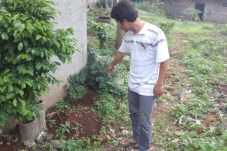 Siswi SMA Melahirkan...