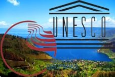 Danau Toba Diusulkan...