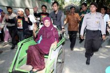 Khofifah: Bantuah Pemerintah...