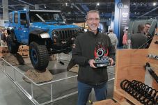 Jeep Wrangler Jadi SUV...