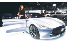 Sedan Panjang yang Seksi