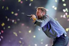 Coldplay Ajak Penggemar...