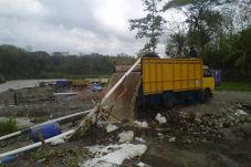 Penambangan Pasir Memakai...