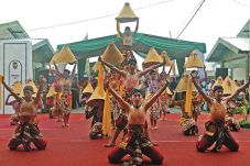 Tumpukan Bahan Bangunan...