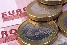 Inflasi di Zona Euro...