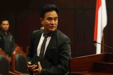 Mantan Mensesneg Yusril...