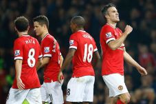 Senyum Van Gaal untuk...
