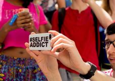 Selfie Tingkatkan Permintaan...