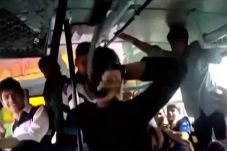 Hendak Dilecehkan, Dua...