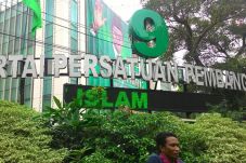 Dua Kubu PPP Berebut...