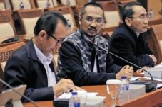 KPK Minta DPR Tunda...