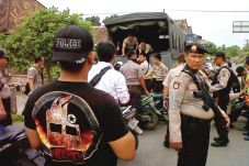Aparat Sweeping Desa...