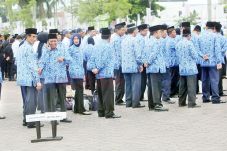 PNS Bukan Priyayi, tapi...
