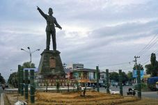 Akhir Bulan Ini Solo...