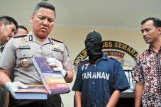 Pemalsuan Ribuan Buku...