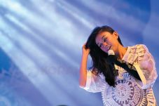 Agnes Sukses Hibur Penggemar