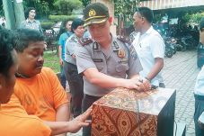 Baru Buka Seminggu,...