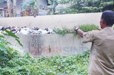 Sampah Masih Berserakan...