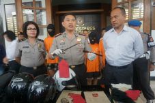 Perusak Pos Satpam Gedung...