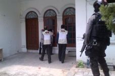KPK Juga Geledah Rumah...