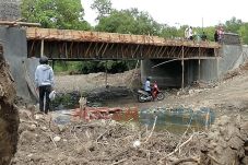 Proyek Jembatan Wonosari...