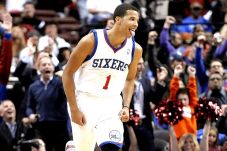 Hore, Sixers Pecah Telur