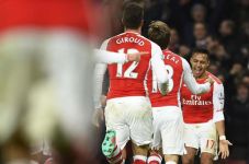 Sanchez Selamatkan Tiga...