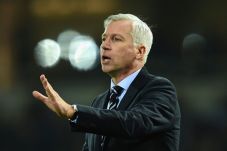 Pardew: Chelsea Akhirnya...