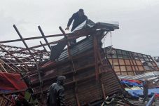 Topan Hagupit Menerjang,...