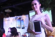 Advan Signature Hadirkan...