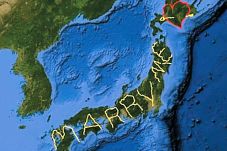 Pria Jepang Berjalan...