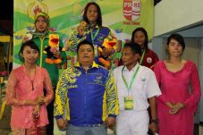 Olivia Ingin Curi Emas...