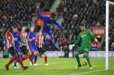 Van Persie Buang The...