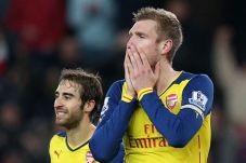 Mertesacker Kambing...