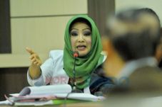 Rina Iriani Minta Dibebaskan...