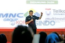 HT Ajak Mahasiswa Bangun...